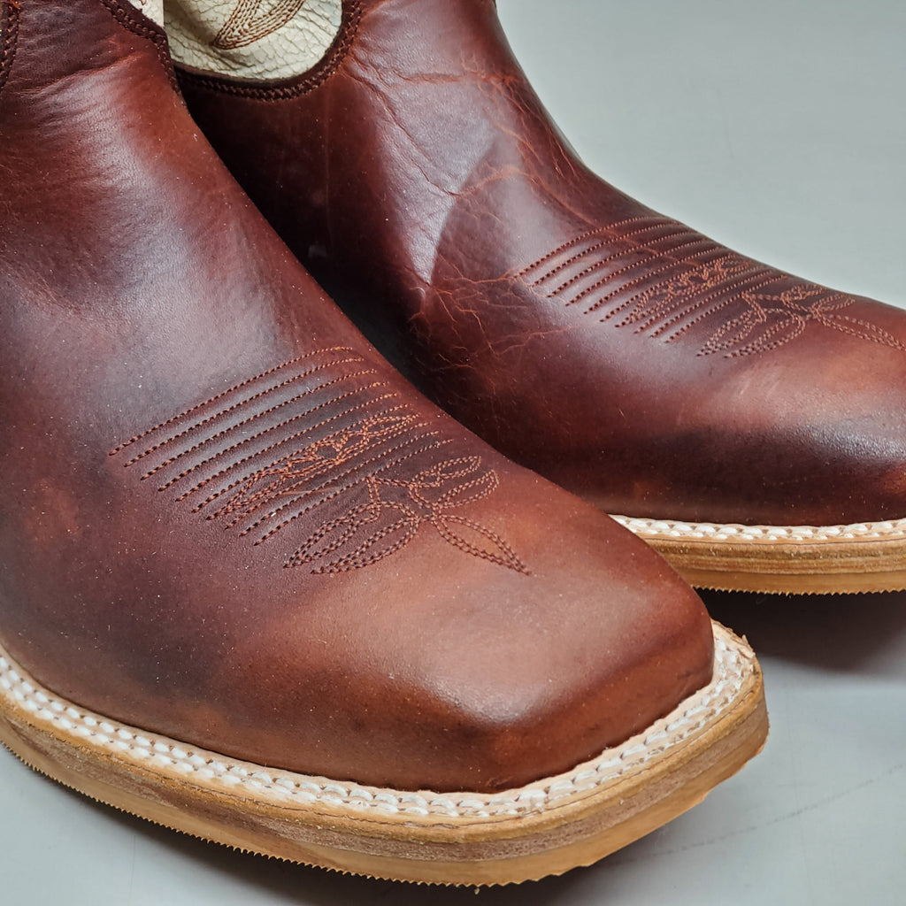 Justin Caddo Cognac Cowhide Boot Style #BR776 Size 10.5 EE