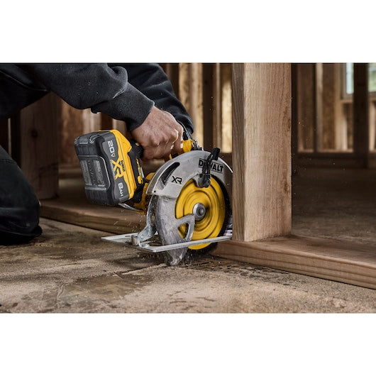 DEWALT DCS590B 20V MAX* XR® Brushless Cordless 7-1/4 in. Circular Saw (Tool Only)
